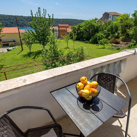 1 Bedroom Amazing Apartment In Kampor Exterior photo