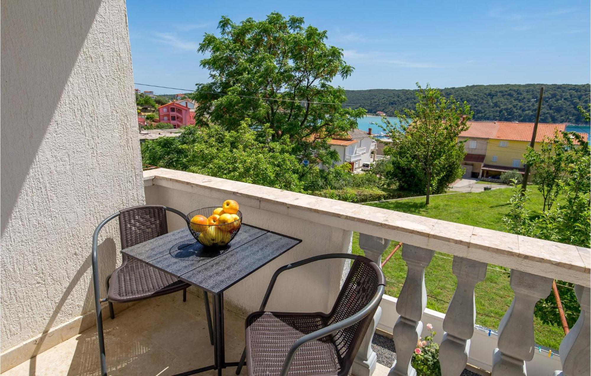 1 Bedroom Amazing Apartment In Kampor Exterior photo